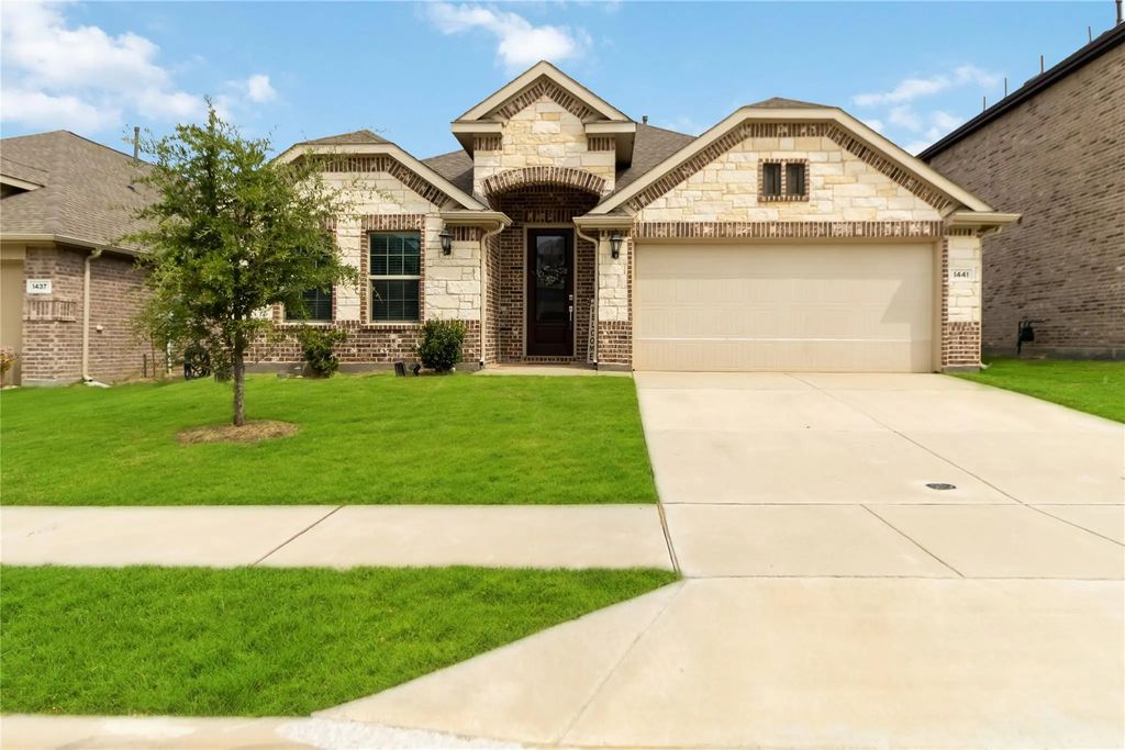 1441 Lake Grove Drive, Little Elm