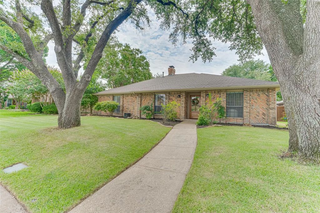 6122 White Rose Trail, Dallas