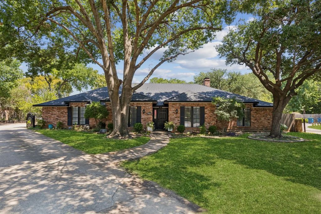 1406 Richards Circle, DeSoto