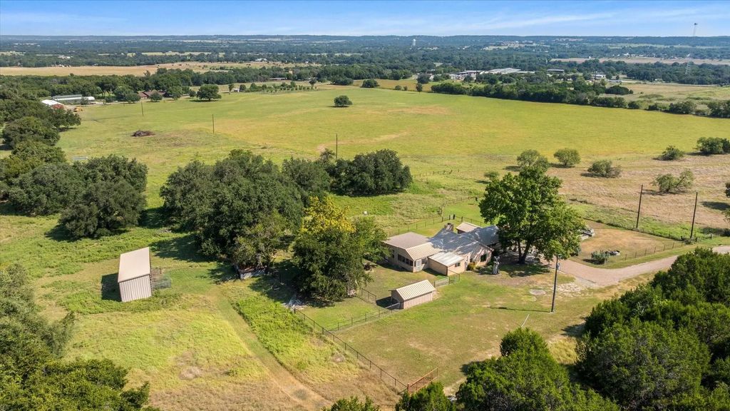 190 County Road 2100, Meridian