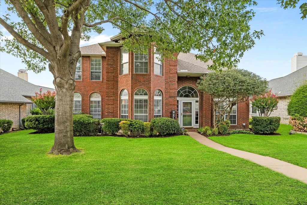 1515 Palisades Drive, Carrollton