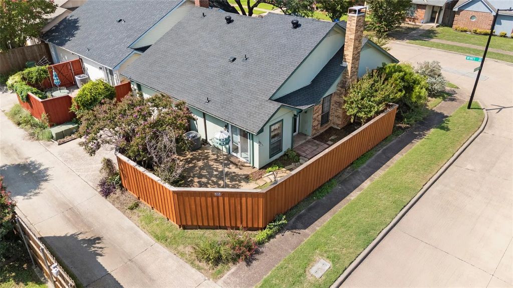 1906 Wyatt Drive, Garland