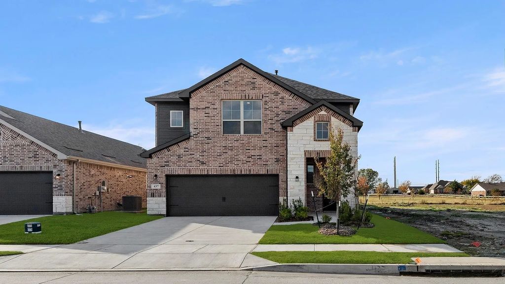 437 Silent Pond Park, Lavon