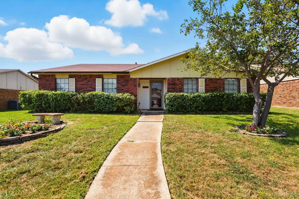 3813 Hunters Trail, Mesquite