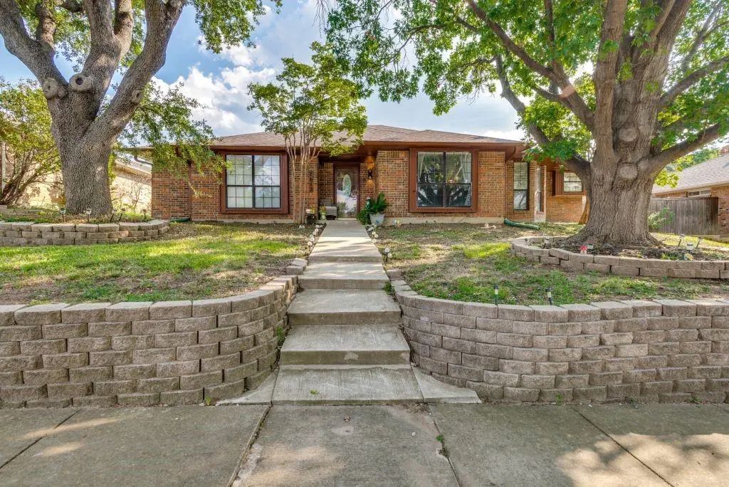 1612 Walker Drive, Carrollton
