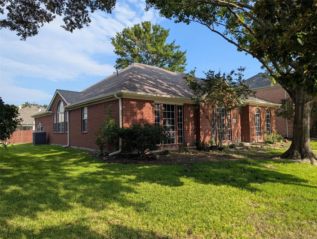 8912 Smokey Drive, Plano