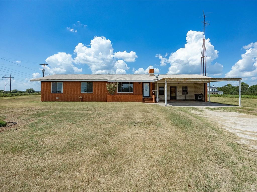 8144 State Highway 59 S S, Bowie
