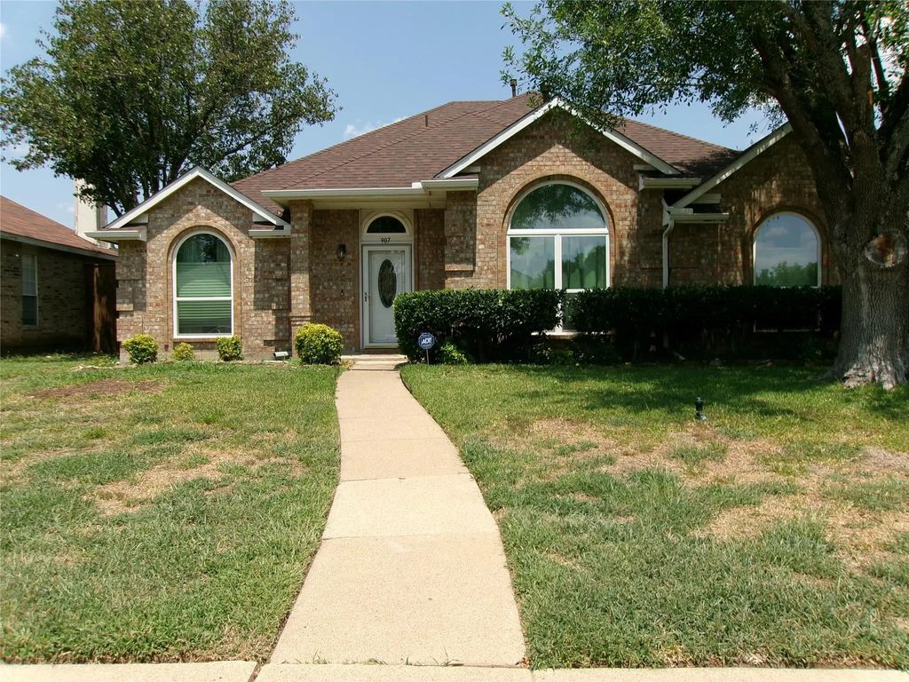 907 Dawson Street, Cedar Hill