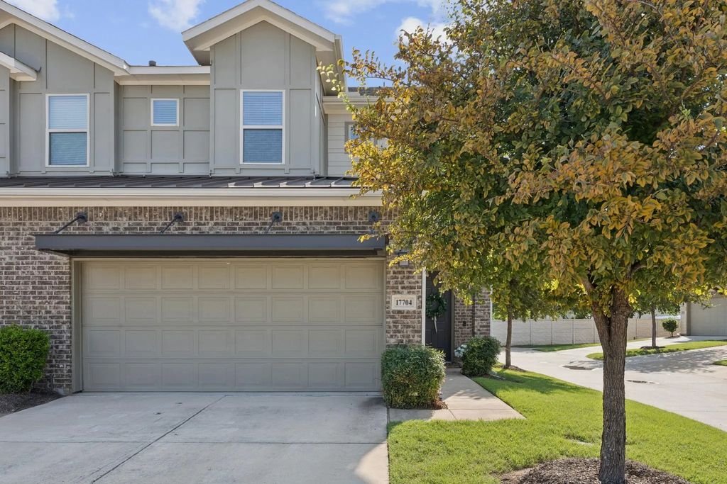 17704 Shumard Oak Drive, Dallas