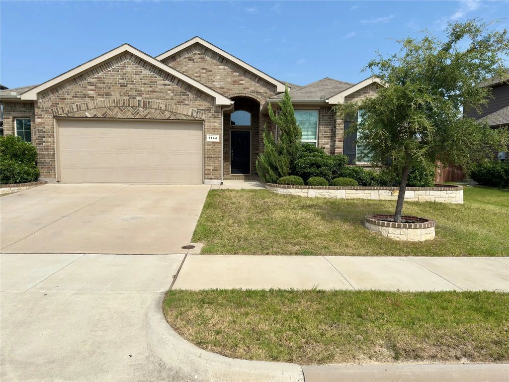 1144 Donnington Trail, Saginaw