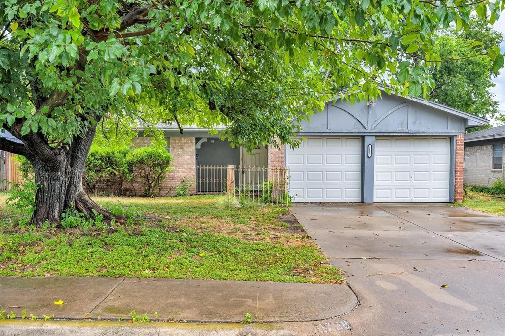 1768 Americana Boulevard, Blue Mound