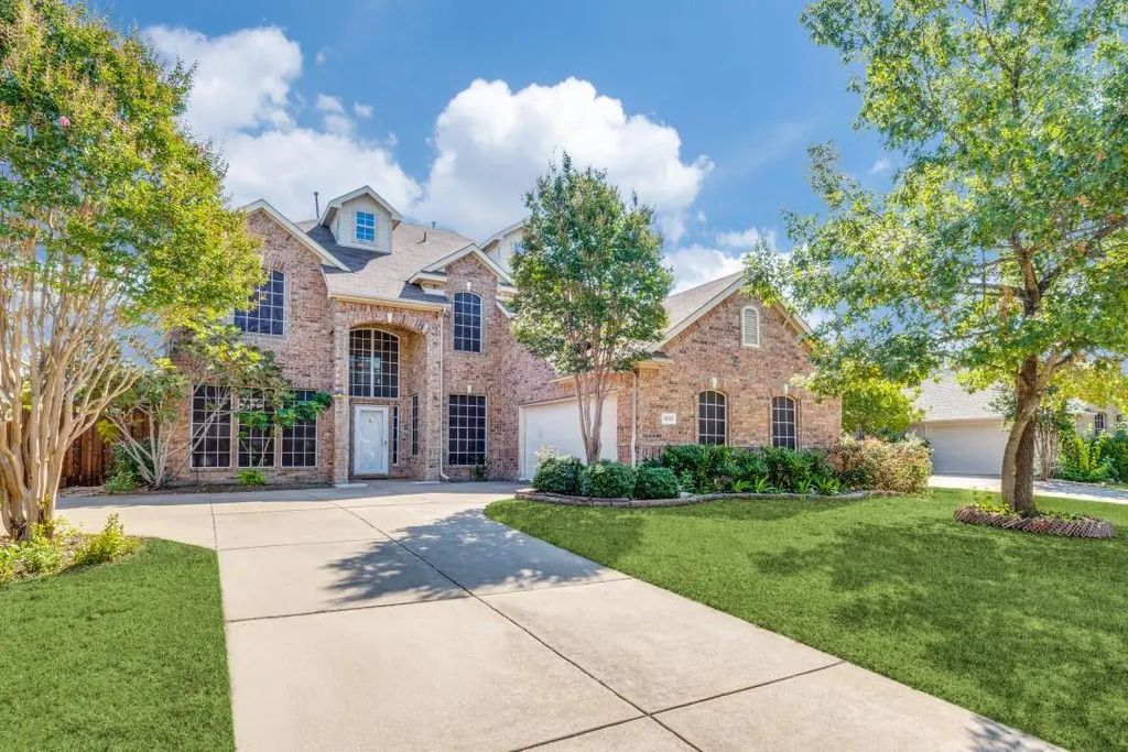 1008 Leoti Lane, Plano