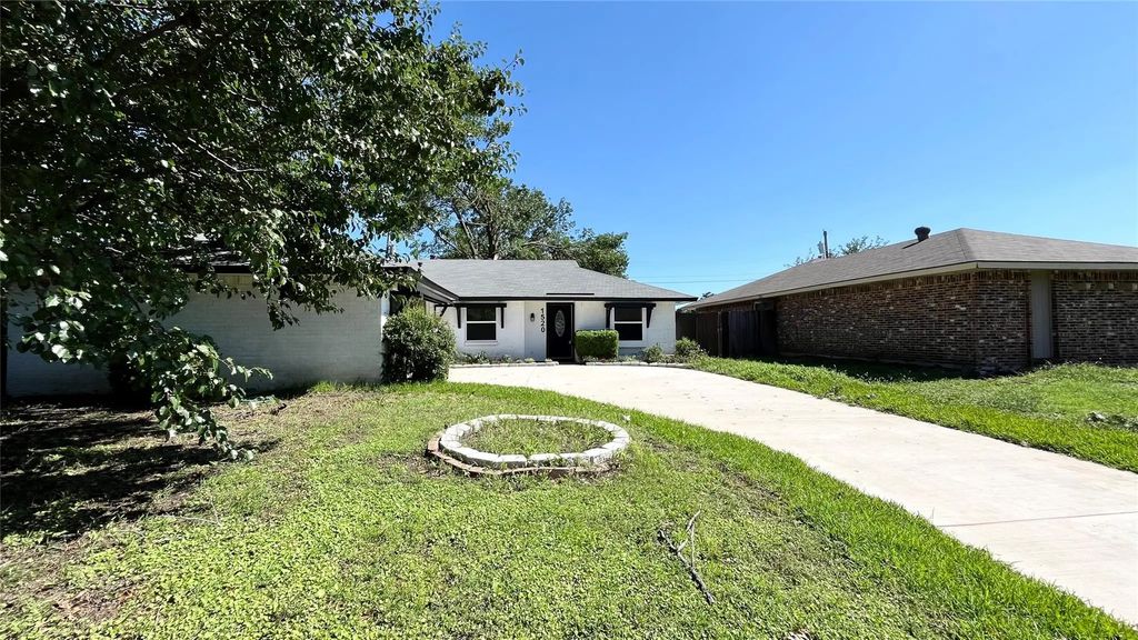 1520 Armstrong Drive, Plano