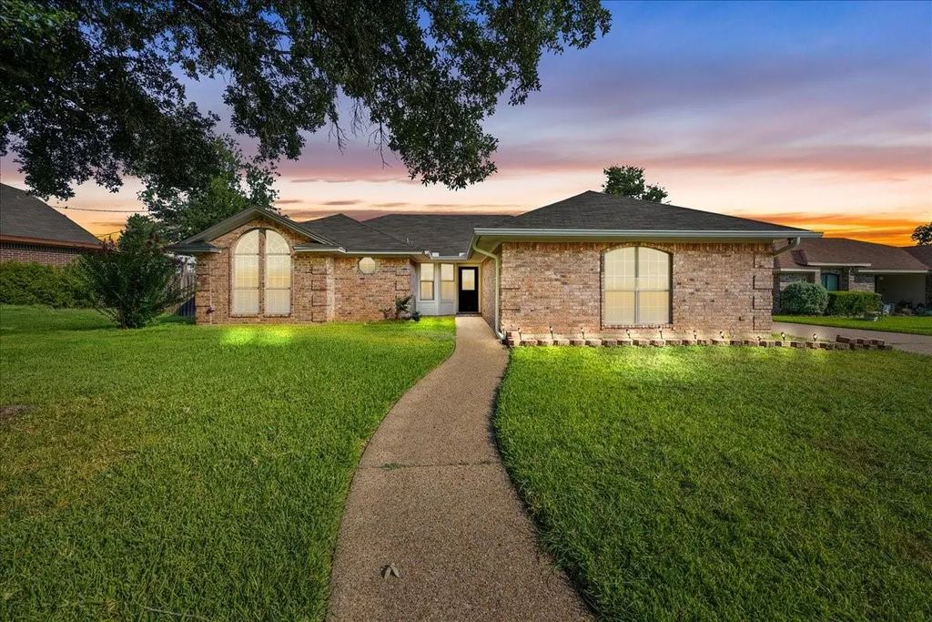 610 Aspen Incline Drive, Hewitt