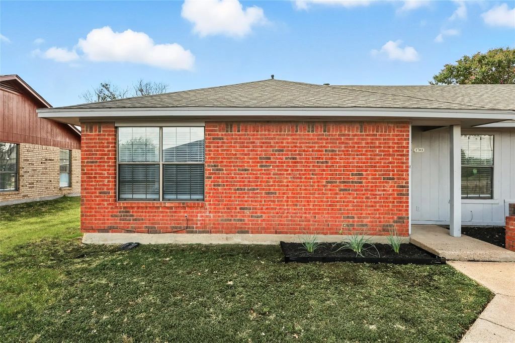 1703 Creekview Drive, Glenn Heights