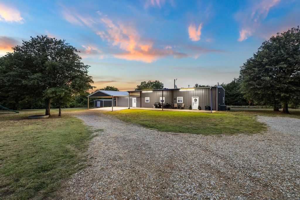 9480 Dripping Springs Road, Denison