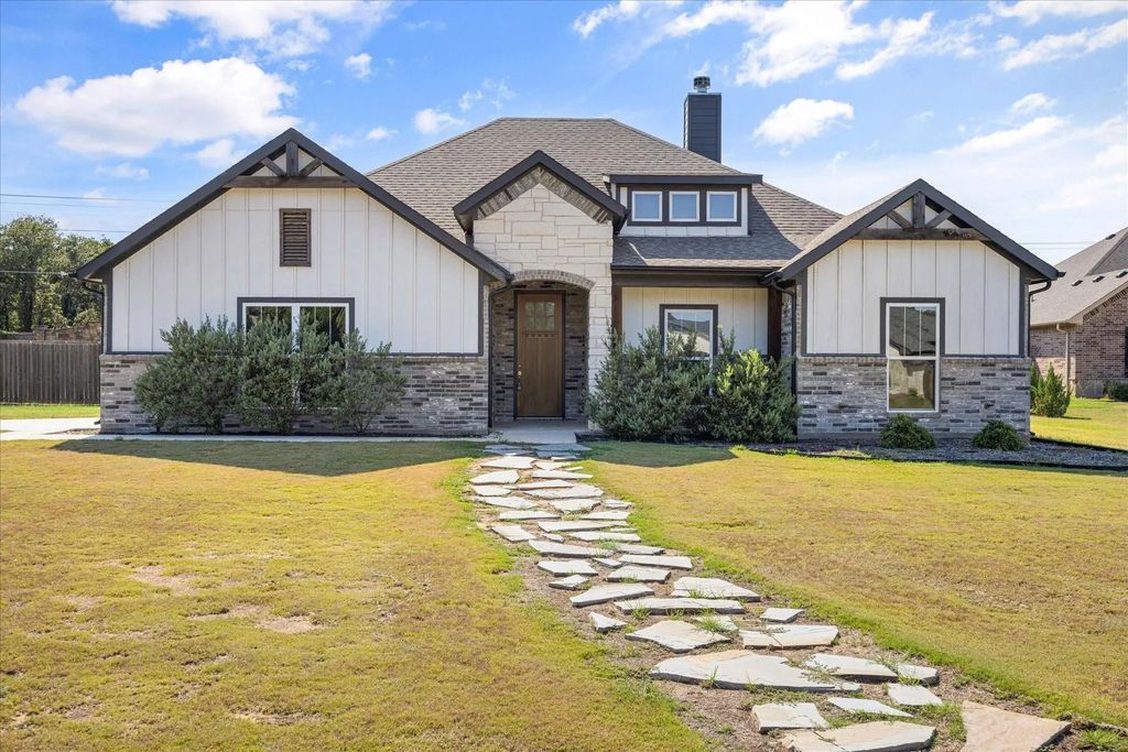 200 Kailey Court, Granbury