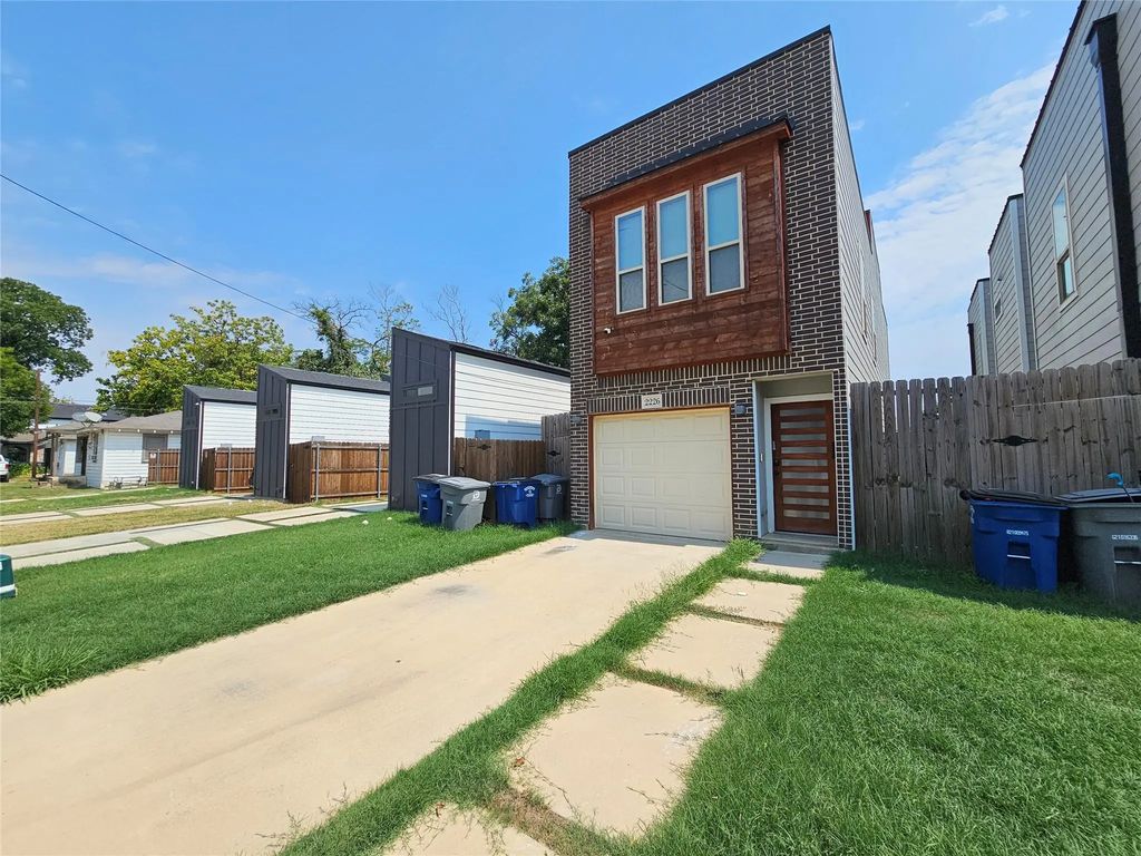 2226 Dyson Street, Dallas