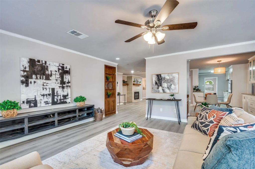 1332 W Redbud Drive, Hurst