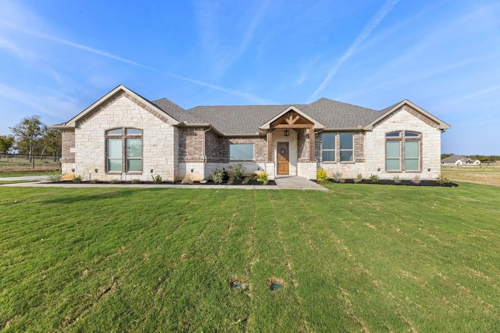 8513 Wild Colt Drive, Godley