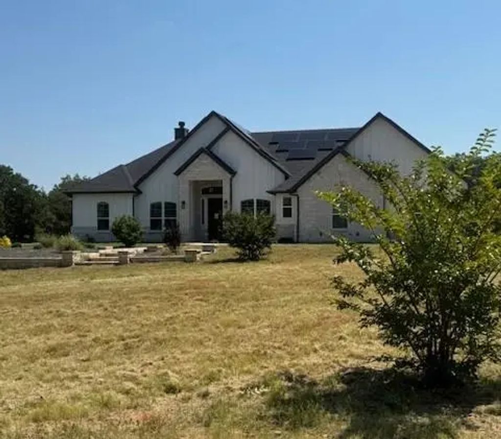 785 County Road 3657 Road, Springtown