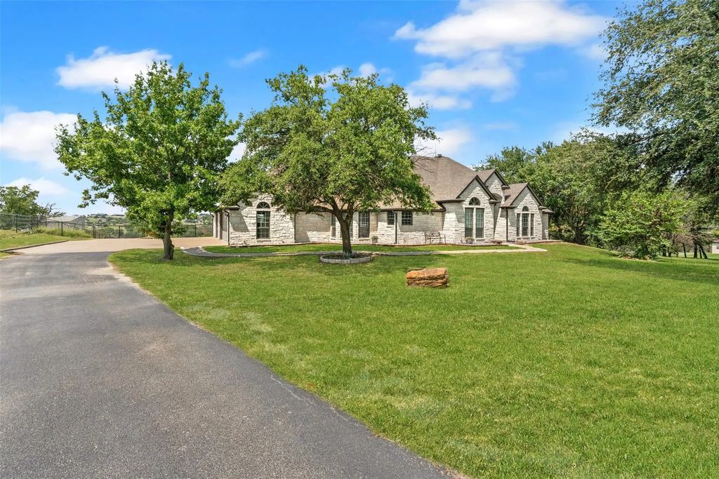 313 Canyon Creek Circle, Weatherford