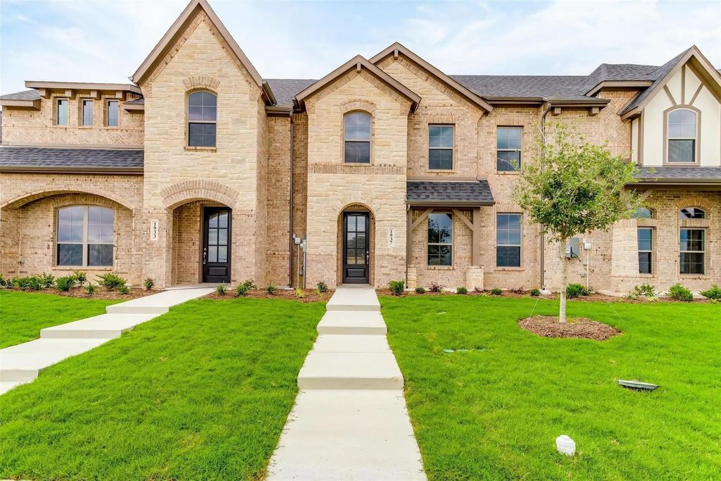 1594 Homeplace Circle, Mansfield