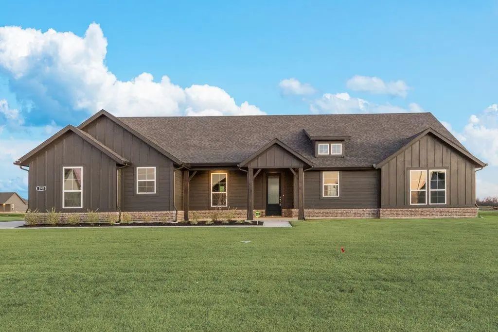2911 Mossy Oak Drive, Oak Ridge