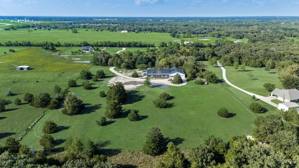 3463 County Road 3306, Greenville