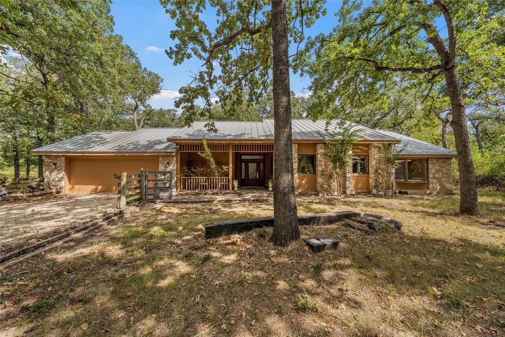 13677 Mills Lane, Holland