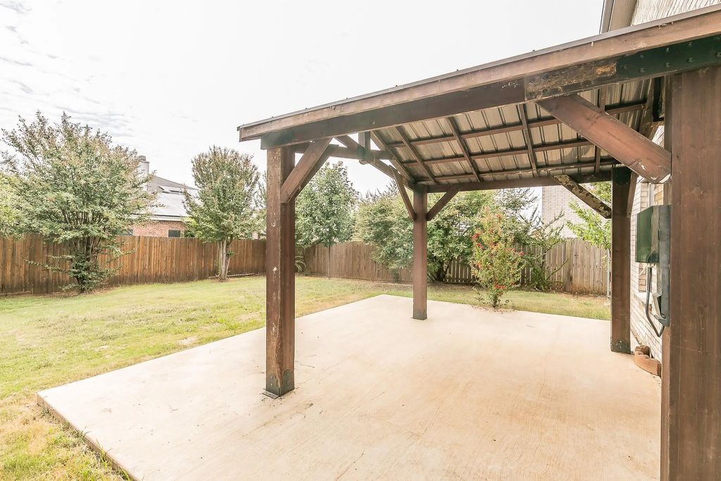 8405 Shining Waters Lane, Arlington