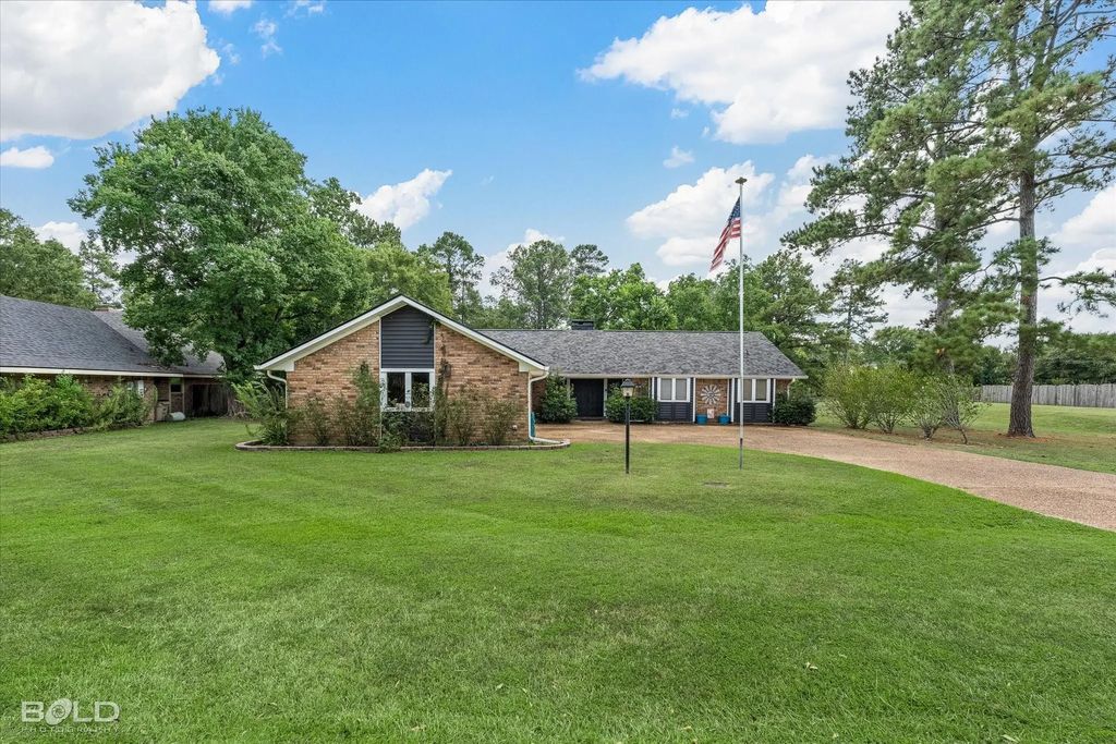 102 S Meadow Lane, Haughton