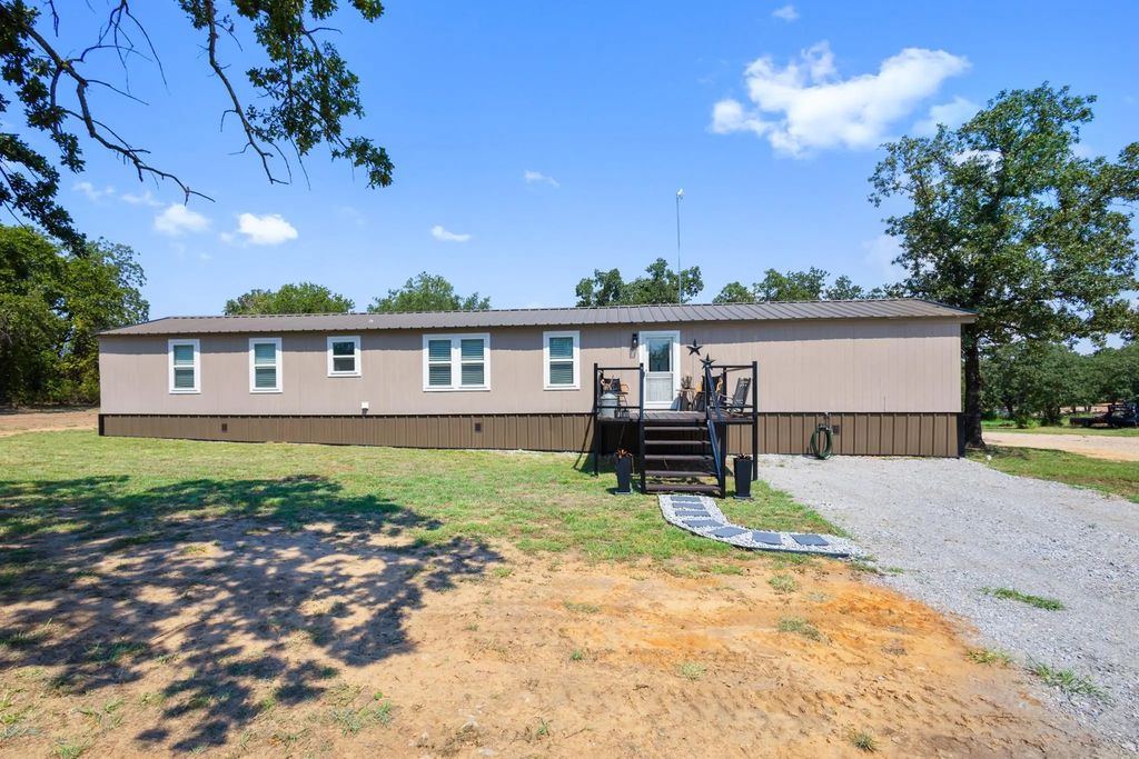 504 Wild Hill Oak Drive, Springtown