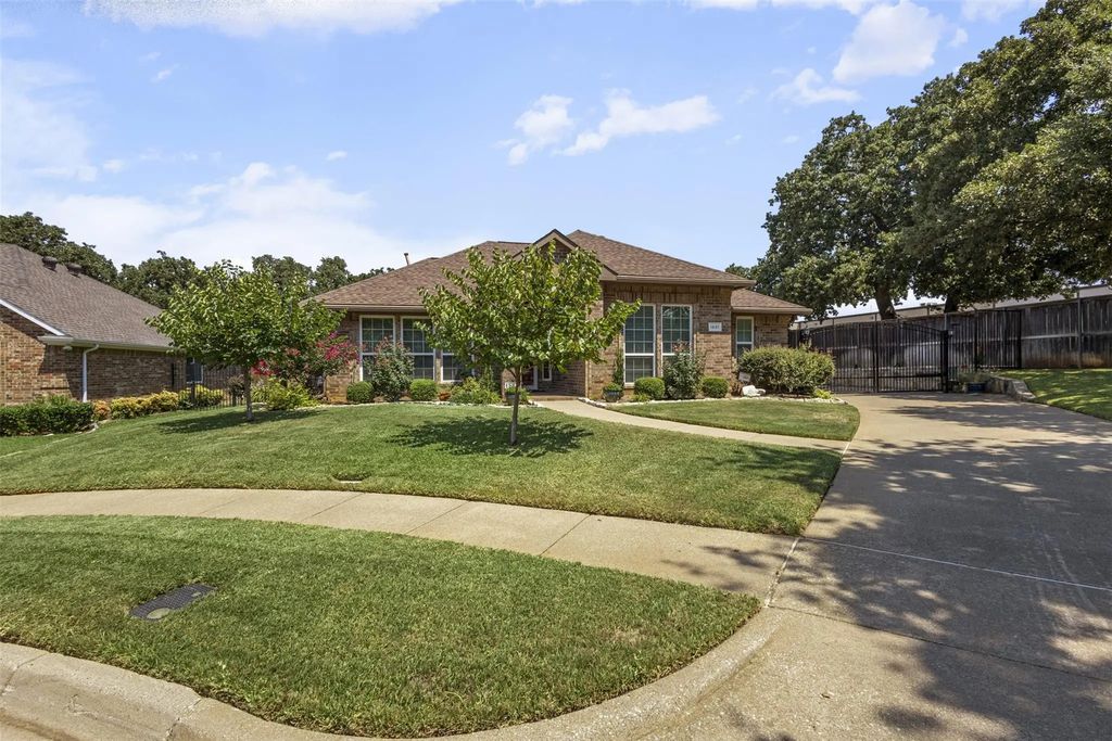 1801 Paddington Court, Arlington