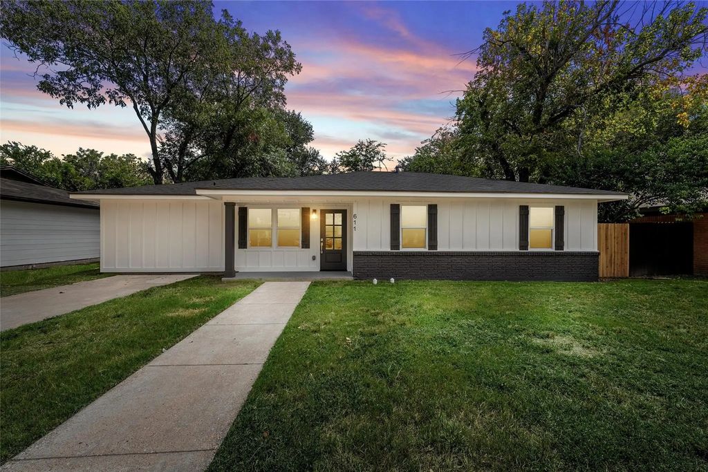 611 N Rita Street, Lacy Lakeview