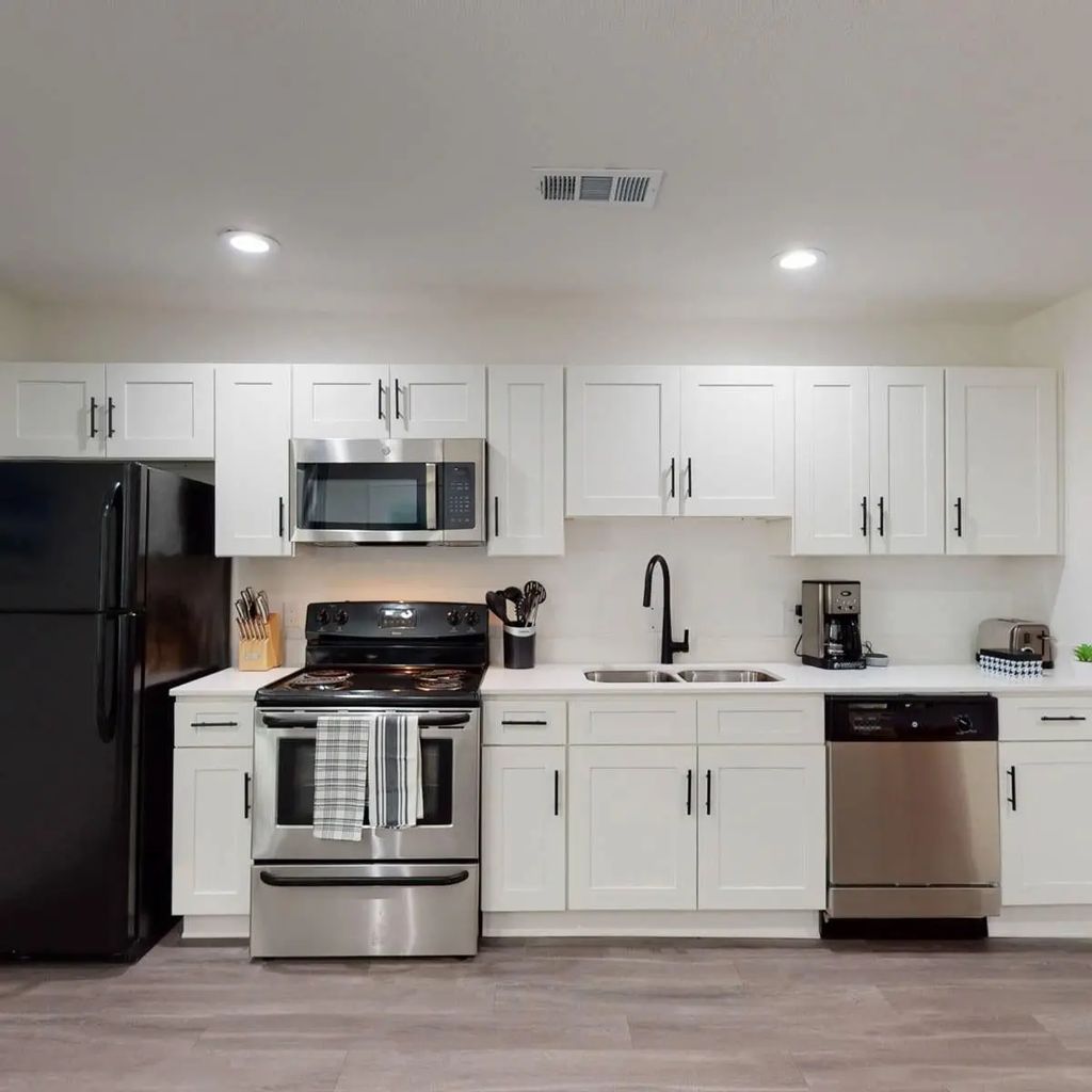 321 E 8th Street B2, Dallas