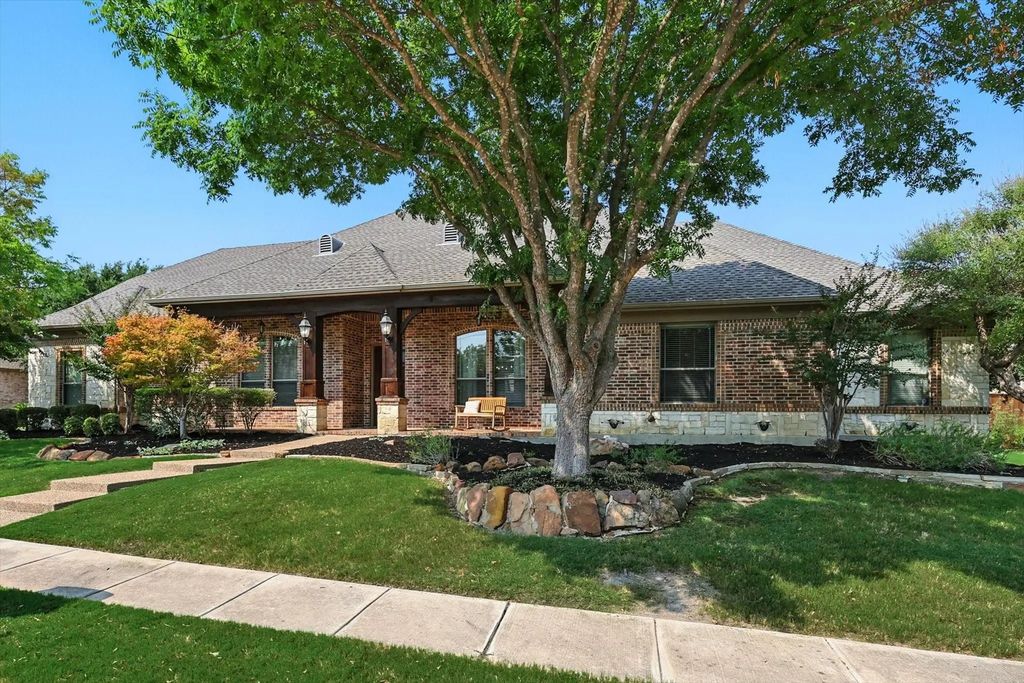 3901 Regency Park Court, Flower Mound