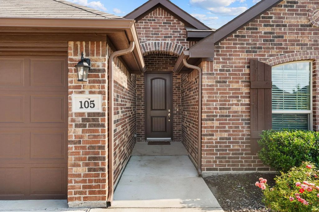 105 Vickie Drive, Keene