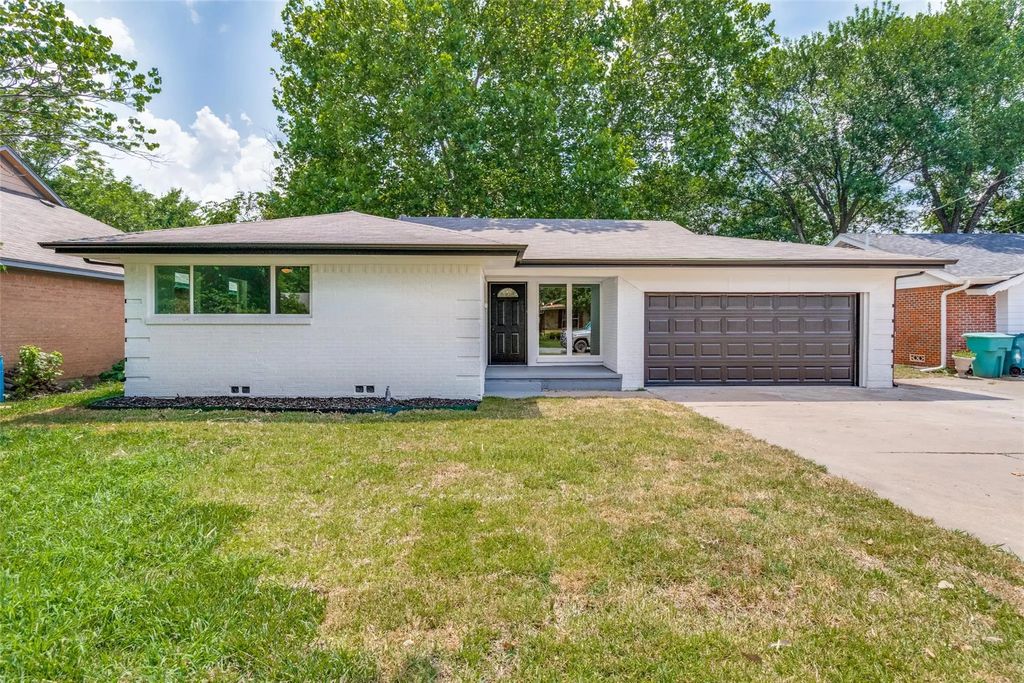 1208 N Grant Drive, Sherman
