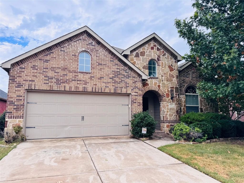 504 Hummingbird Drive, Little Elm