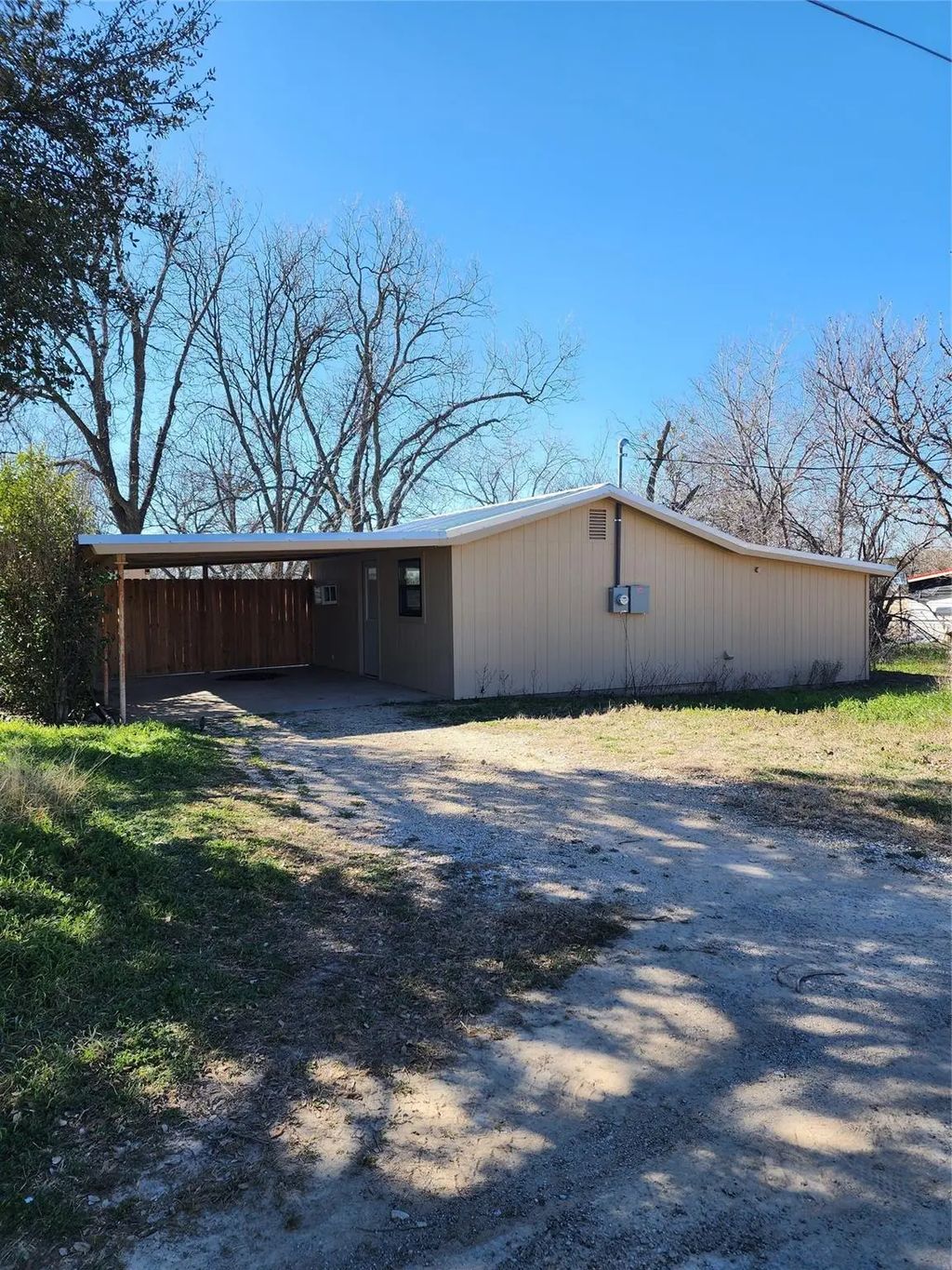 202 W Martin, Comanche
