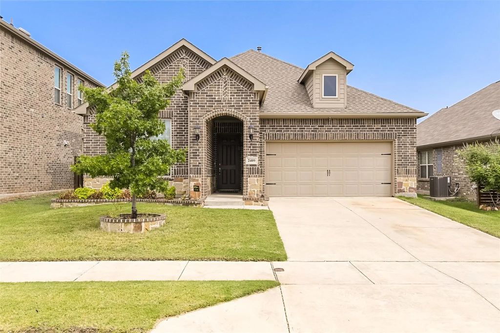 2409 Open Range Drive, Fort Worth