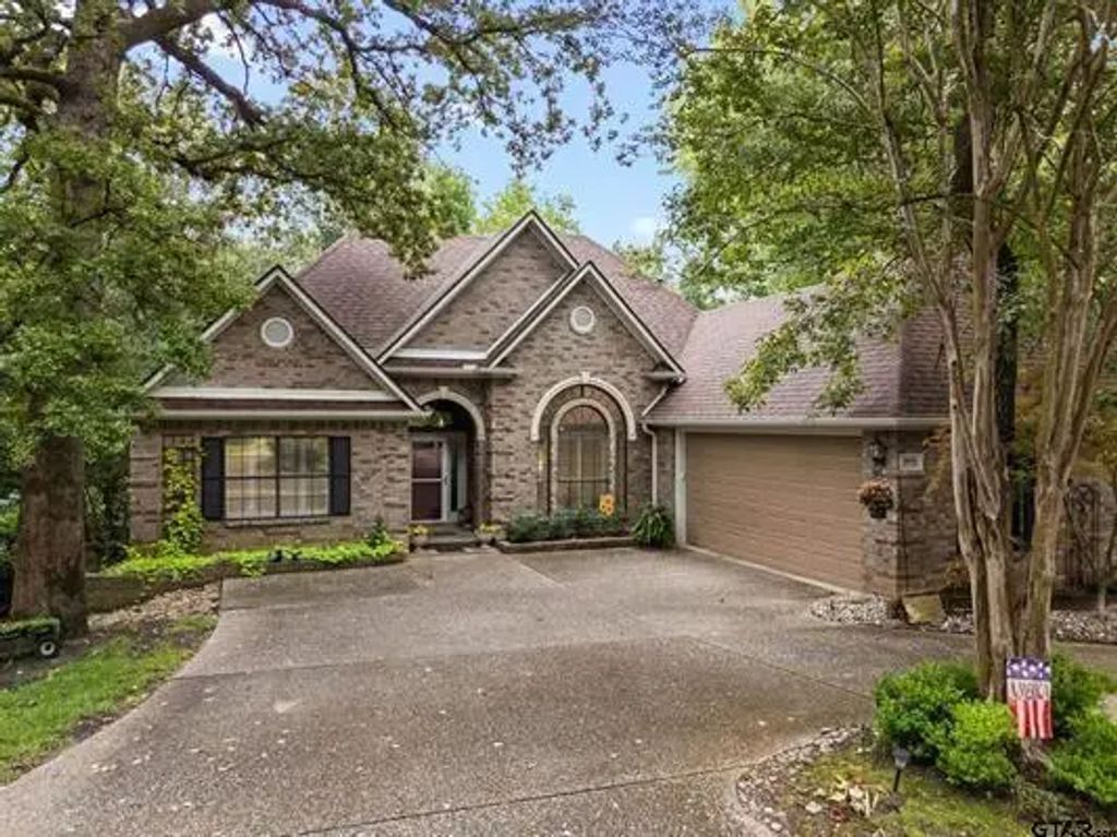 3622 Rock Creek Drive, Tyler