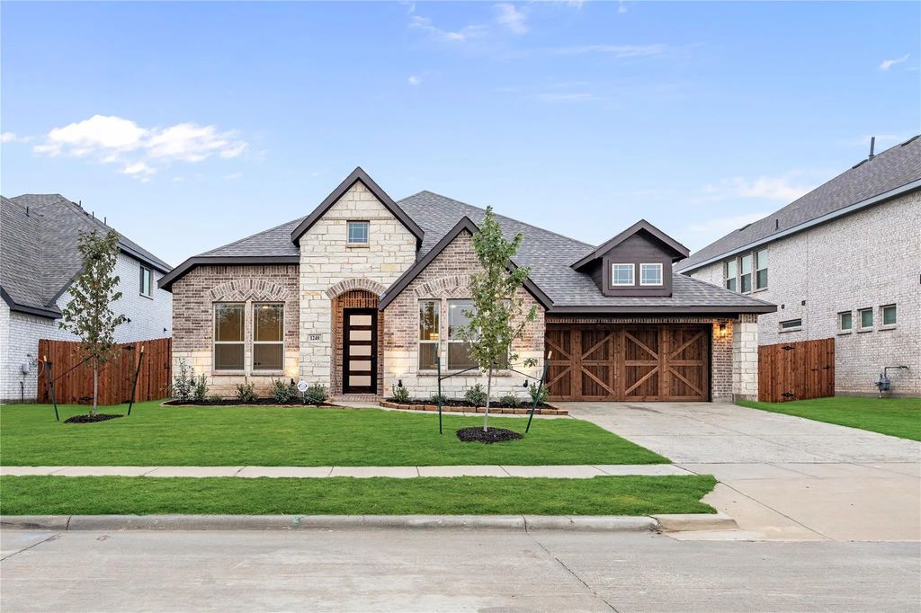 1240 Amberwood Lane, Red Oak