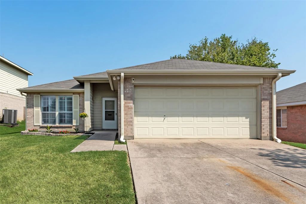 4205 Stately Court, Fort Worth