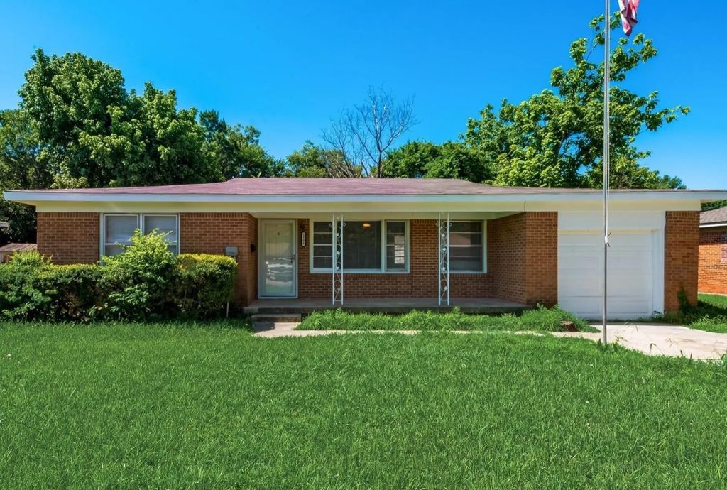 1706 E Garnett Street, Gainesville