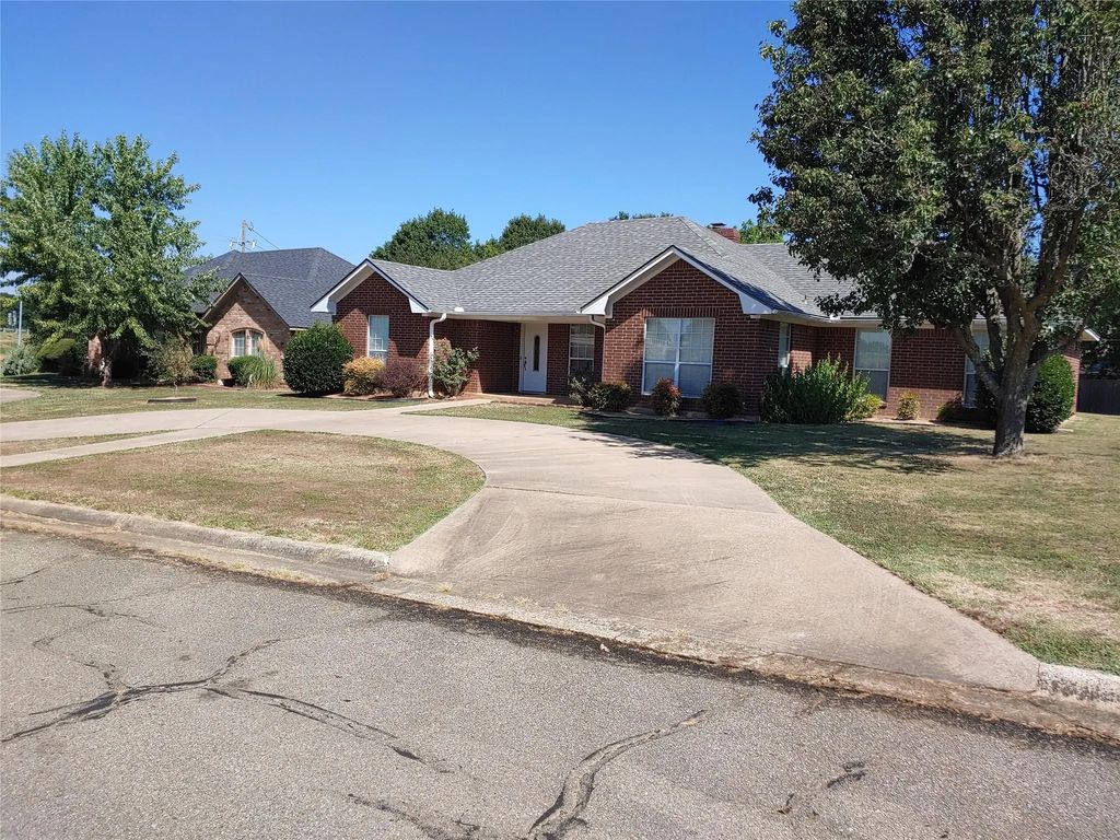 3915 Misty Lane, Paris