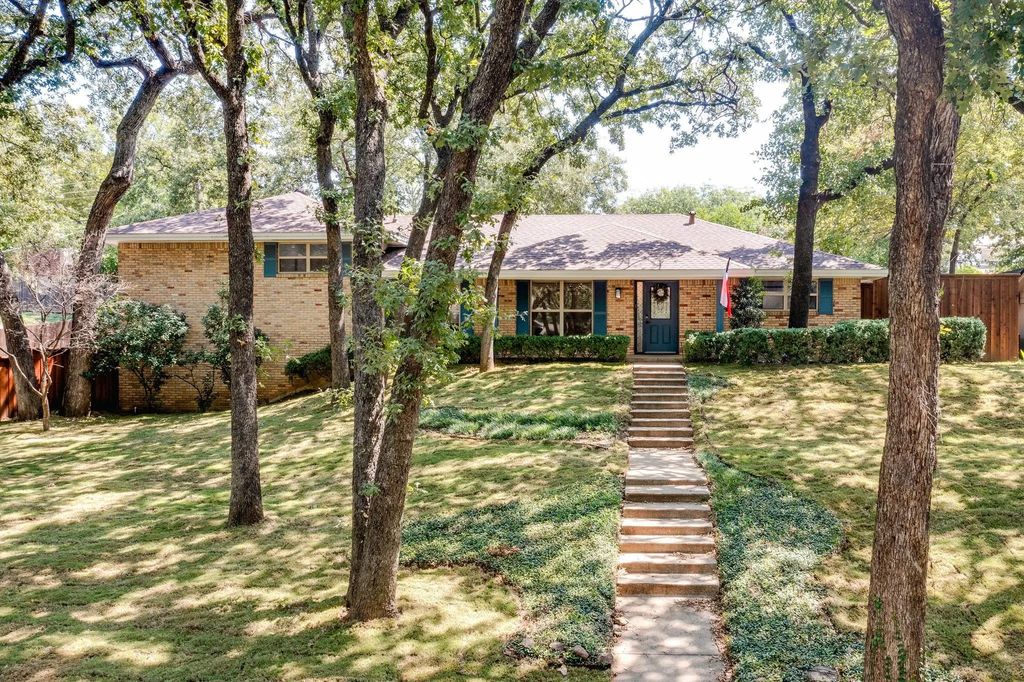 1405 Cliffwood Road, Euless