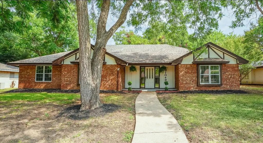 1049 Rosewood Drive, DeSoto