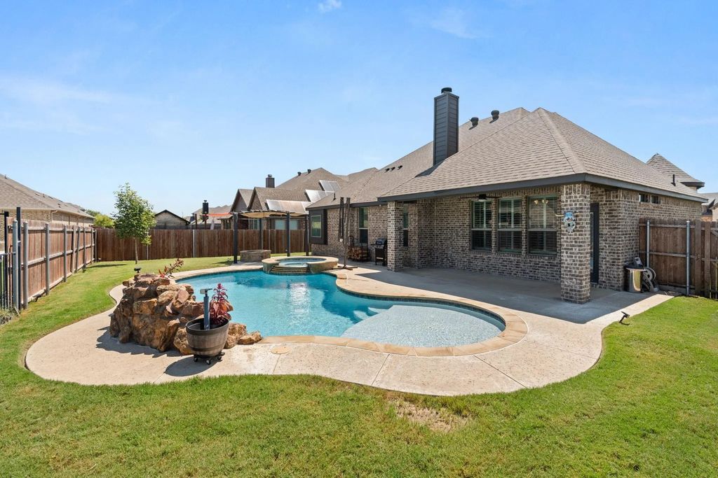 833 Rustic Trail, Midlothian
